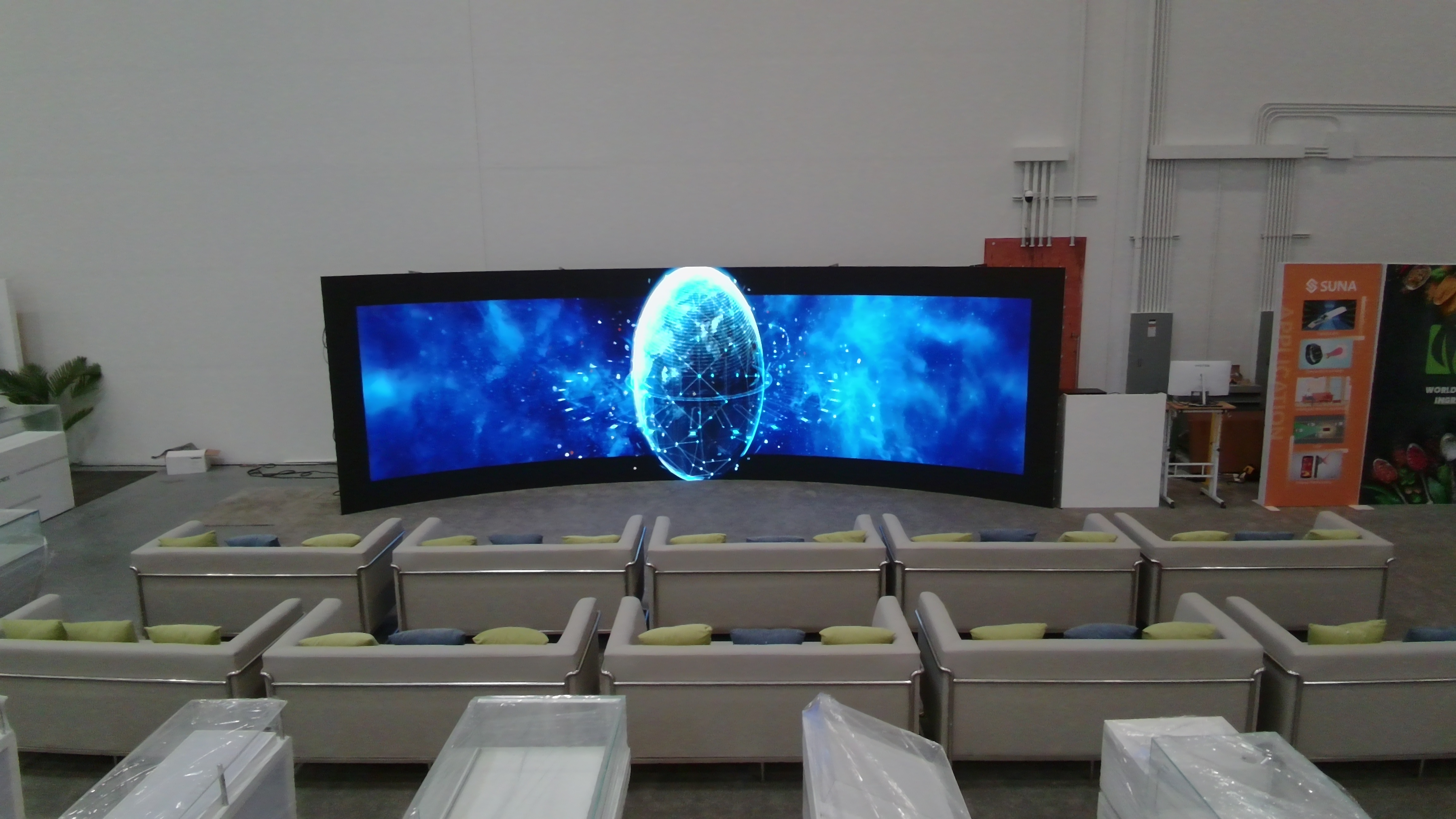 LED Curved Video Wall - View 3